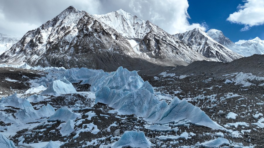 Ilmuwan Sebut Pencairan Gletser di Gunung Qomolangma Relatif Lambat-Image-1
