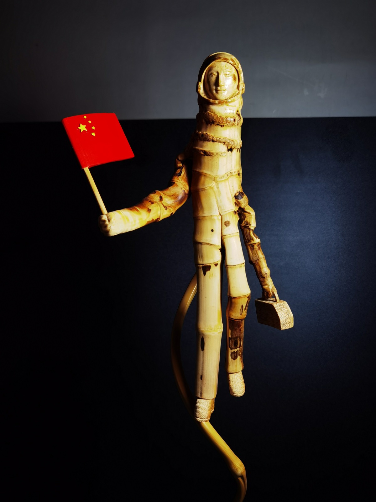 Pematung Bambu Yang Dingheng Biking Patung Astronot-Image-3