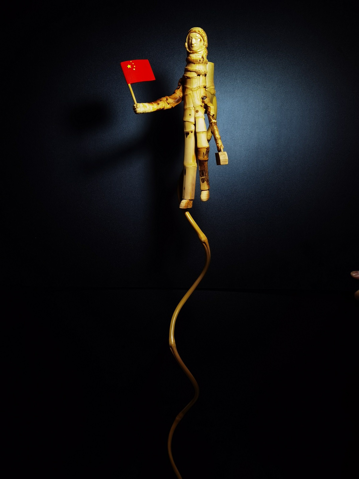 Pematung Bambu Yang Dingheng Biking Patung Astronot-Image-1