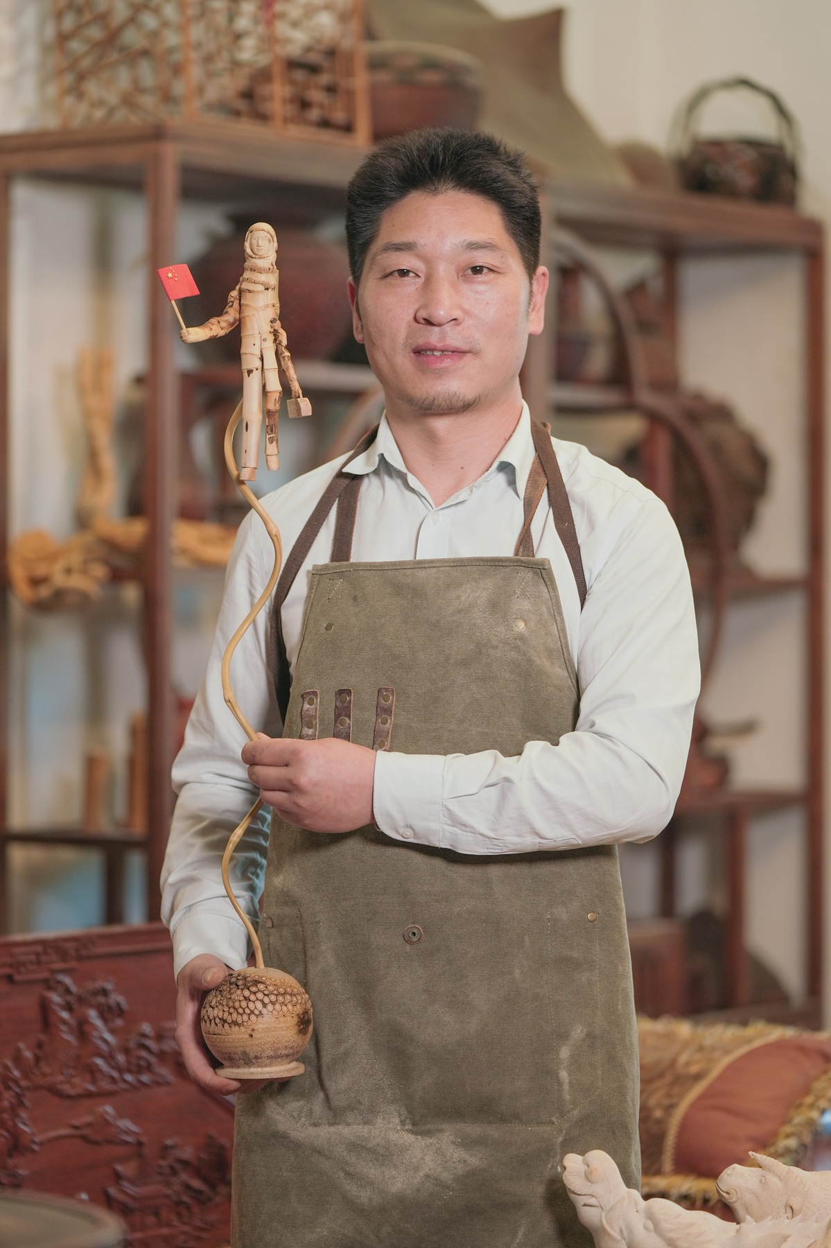 Pematung Bambu Yang Dingheng Biking Patung Astronot-Image-2