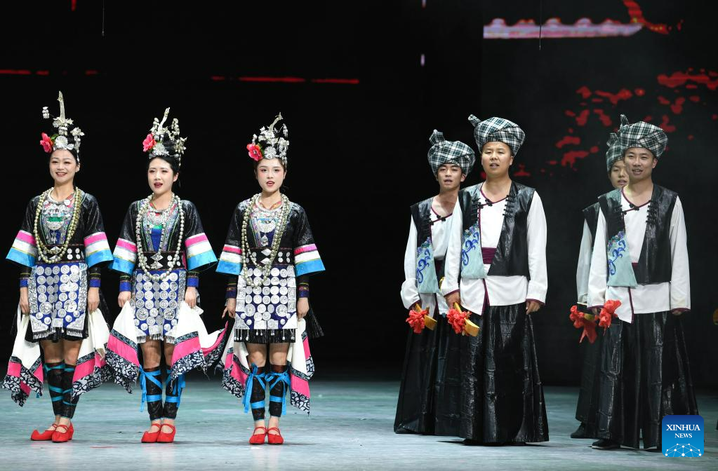 POTRET Pertunjukan Gaya Guizhou Penuh Warna-Image-6