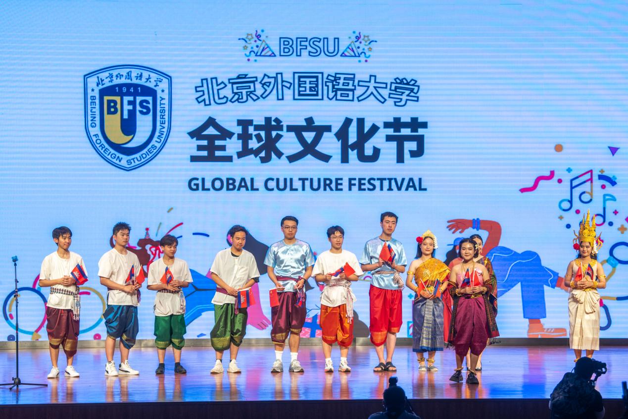 Mahasiswa Global di BFSU Rayakan Festival Budaya-Image-4