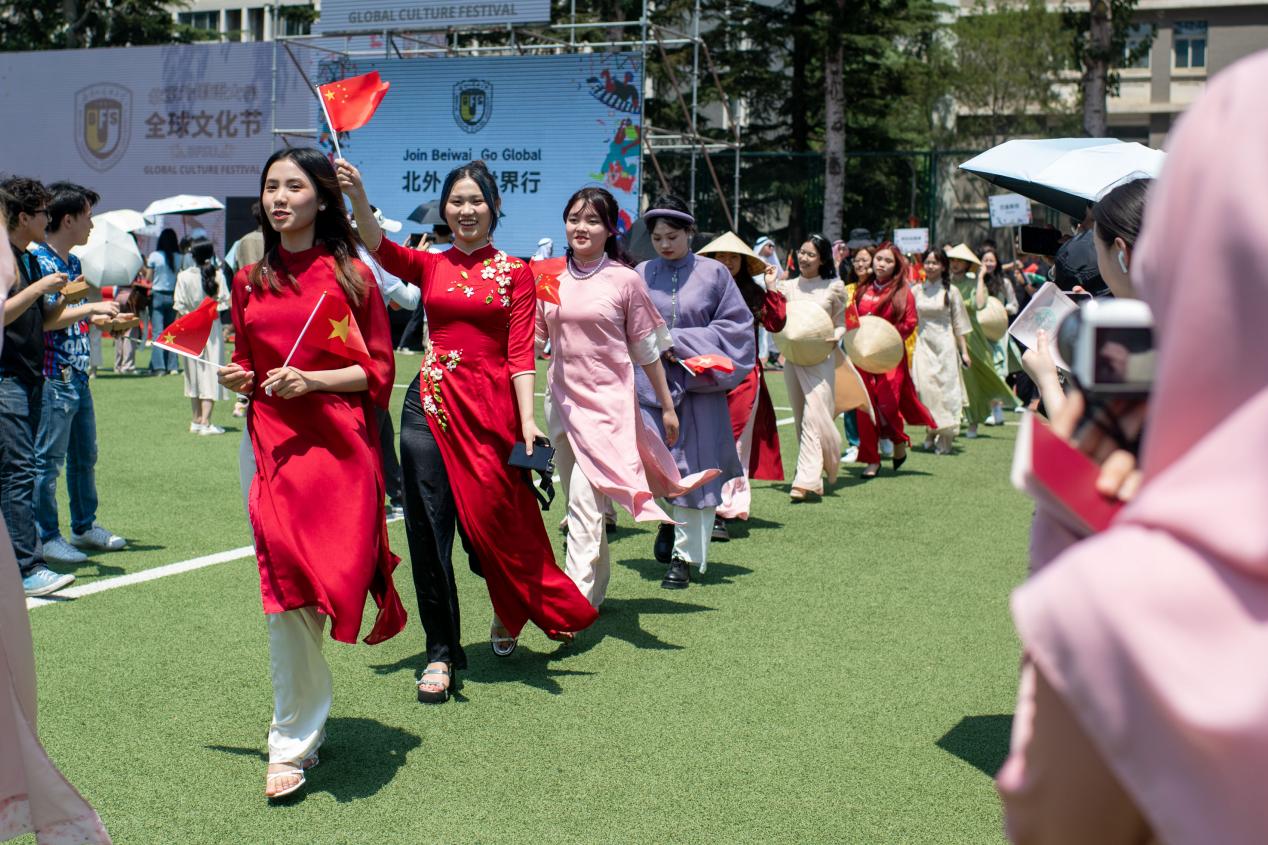 Mahasiswa Global di BFSU Rayakan Festival Budaya-Image-7