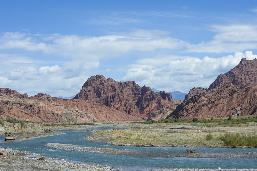 Jalan Raya Indah di Xinjiang dibuka Kembali Usai Penutupan Musiman-Image-1