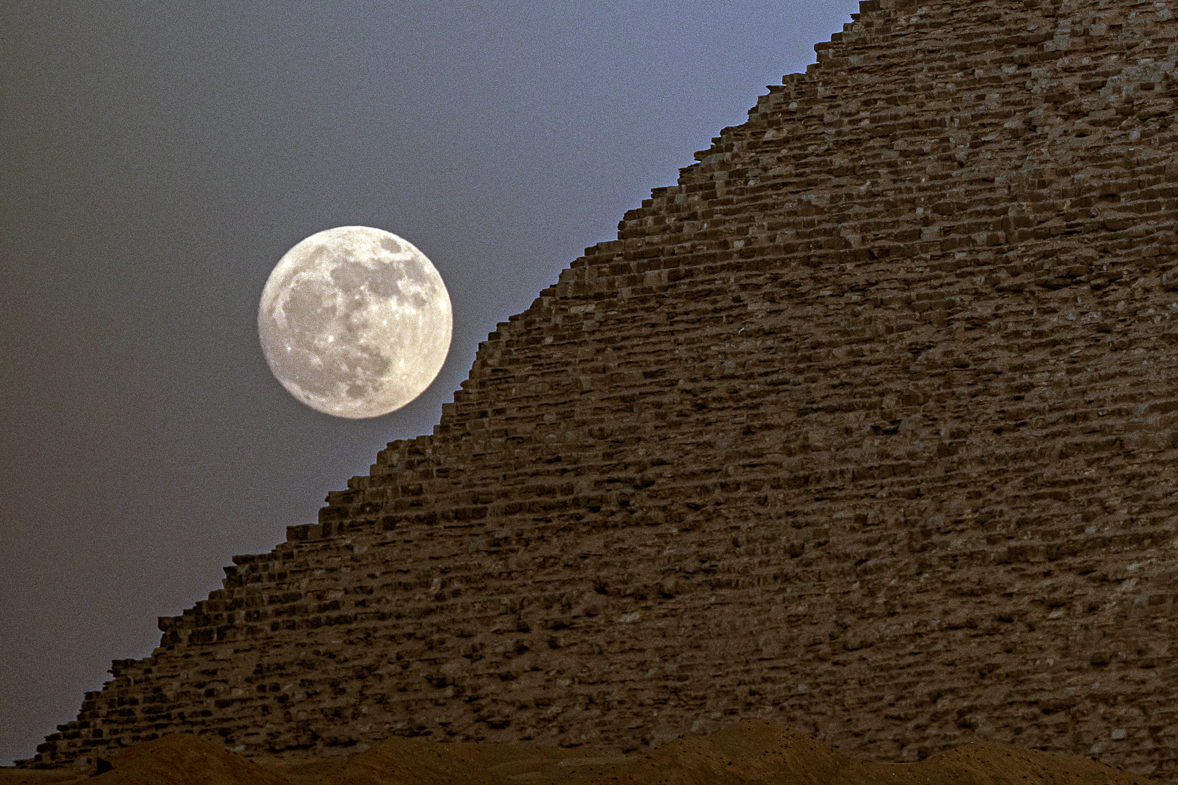 MESIR-GIZA-PIRAMIDA-SUPERMOON-1-Image-1