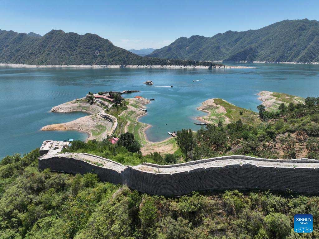 POTRET Bagian Tembok Besar yang Terendam di Hebei-Image-1