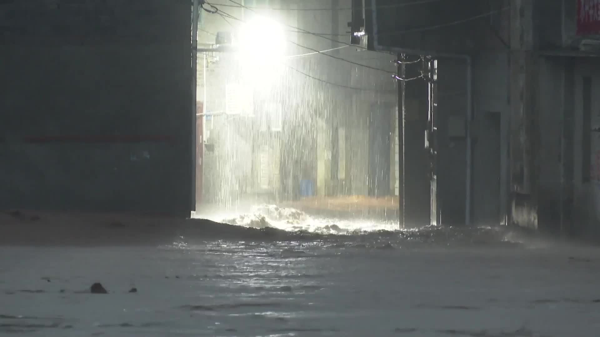 China berjuang atasi cuaca ekstrem saat hujan lebat renggut korban jiwa-Image-1