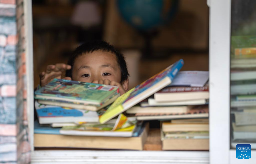 POTRET Perpustakaan Banshan Huayu di Gunung Tibet-Image-3