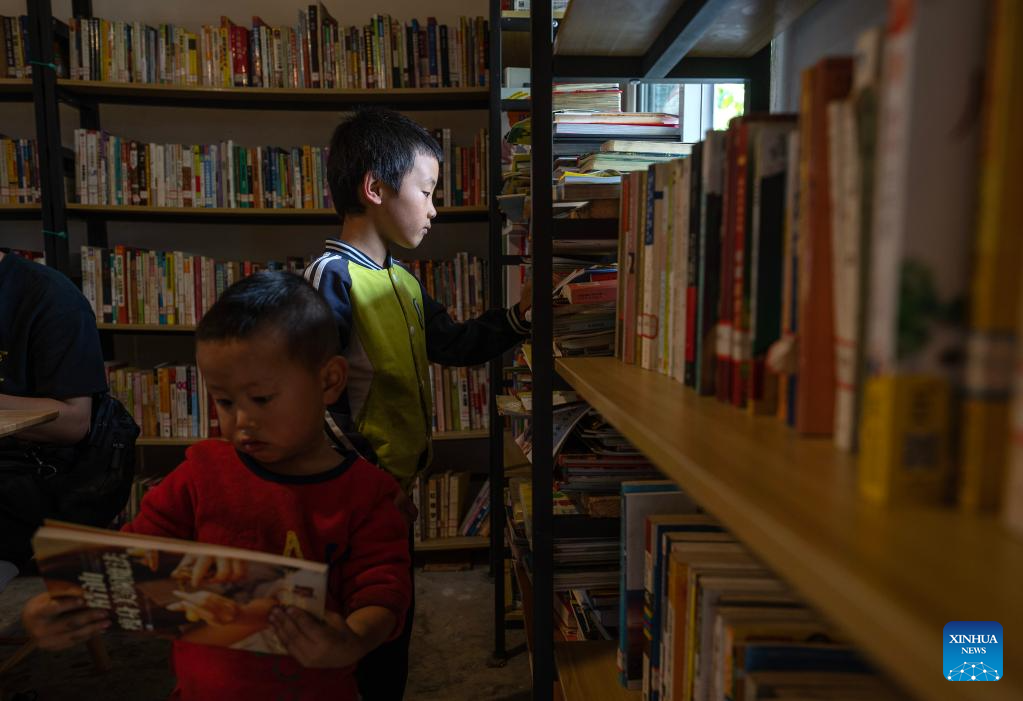 POTRET Perpustakaan Banshan Huayu di Gunung Tibet-Image-5