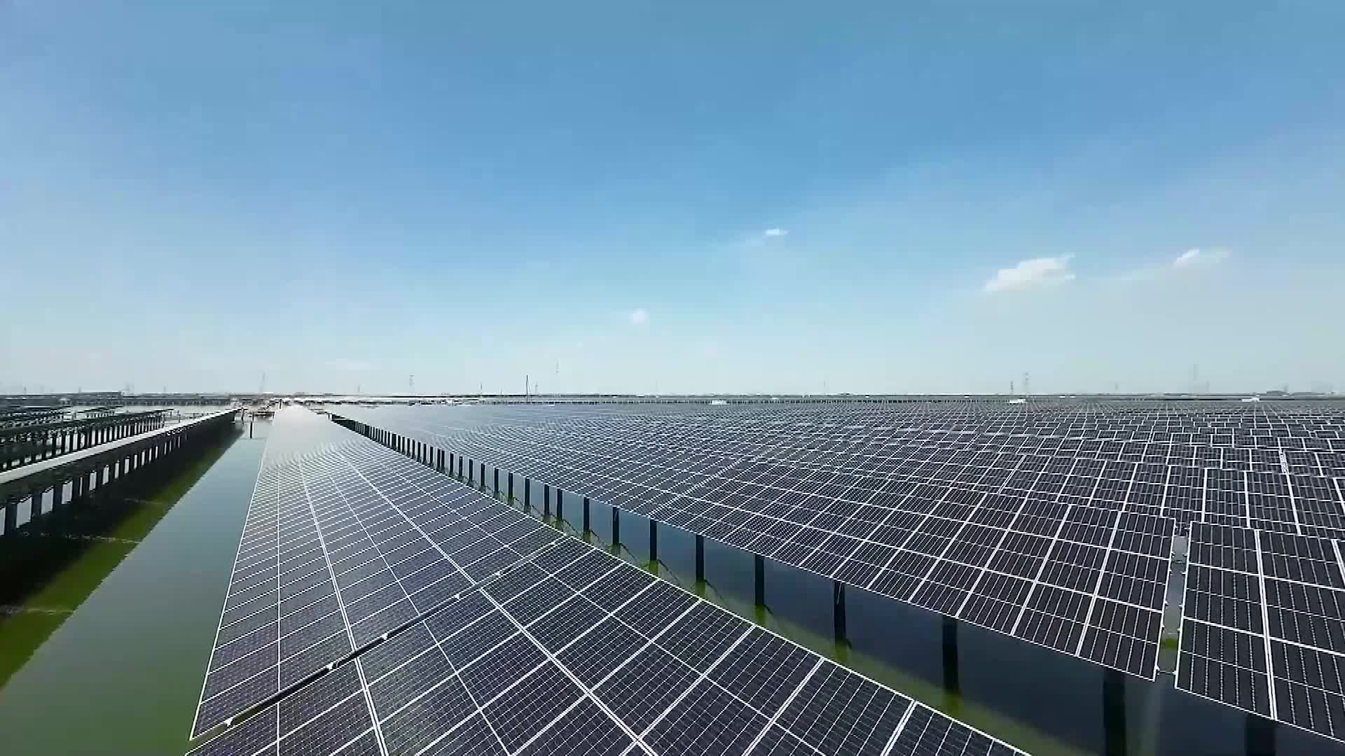 Proyek fotovoltaik besar telah terhubung ke jaringan listrik di Tianjin China-Image-1