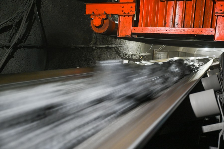 Industri tambang batu bara di Mongolia Dalam kejar transformasi hijau-Image-10