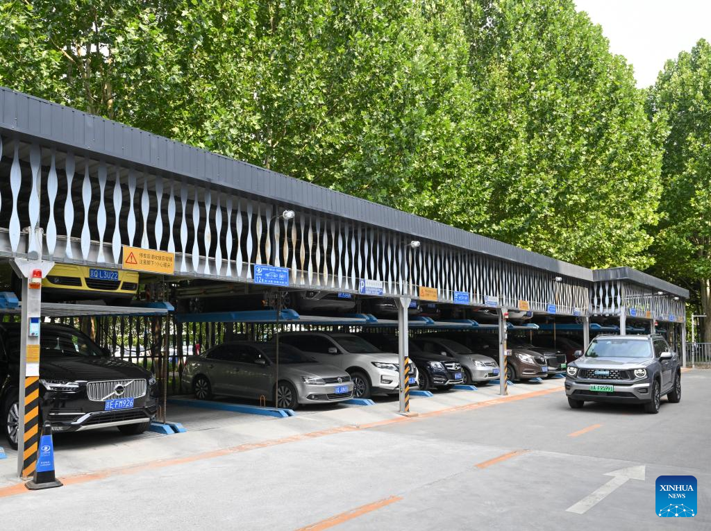 Soal Parkir Mobil Warga di Jalan Sempit Hutong, Beijing-Image-1