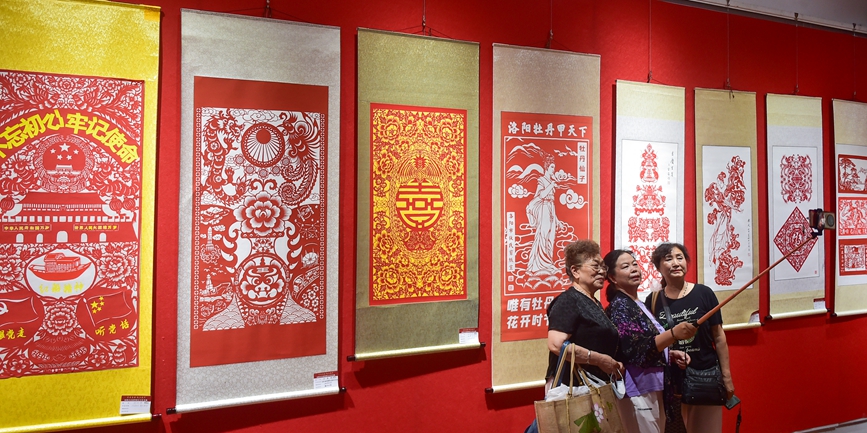 Seni Potong Kertas Dipamerkan di Luoyang-Image-2