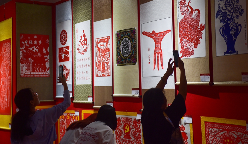 Seni Potong Kertas Dipamerkan di Luoyang-Image-4