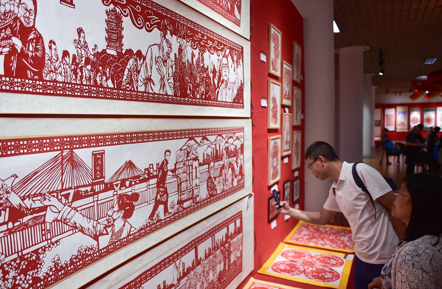 Seni Potong Kertas Dipamerkan di Luoyang-Image-7