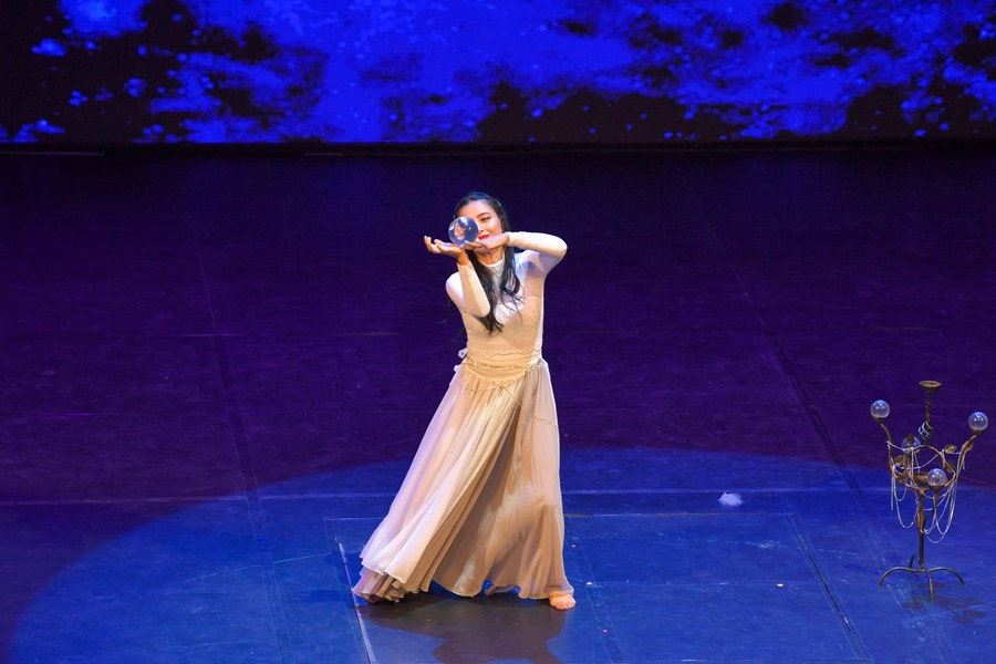 Album Asia: Rombongan Seni Muqam Teater Seni Xinjiang China gelar tur pertunjukan di Indonesia-Image-3 Album Asia: Rombongan Seni Muqam Teater Seni Xinjiang China gelar tur pertunjukan di Indonesia-Image-3