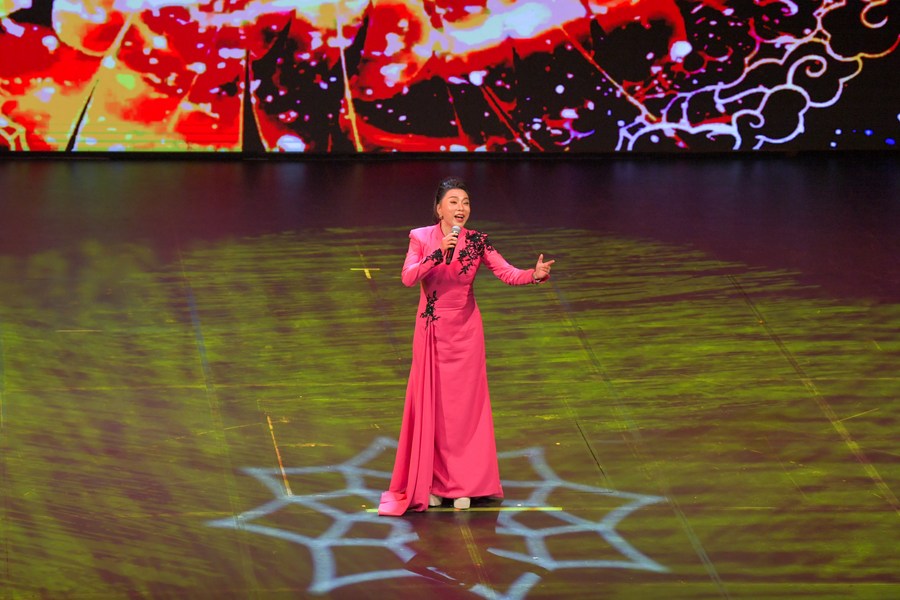 Album Asia: Rombongan Seni Muqam Teater Seni Xinjiang China gelar tur pertunjukan di Indonesia-Image-8 Album Asia: Rombongan Seni Muqam Teater Seni Xinjiang China gelar tur pertunjukan di Indonesia-Image-8