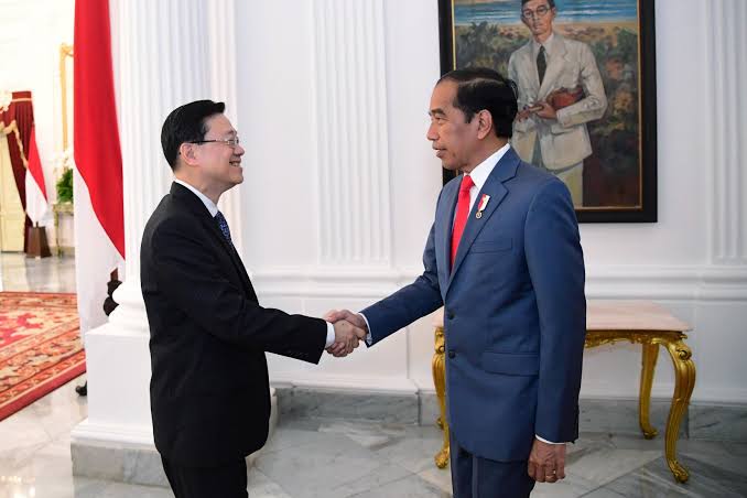 Jokowi Bertemu Kepala Eksekutif HKSAR John Lee, Bahas Apa?-Image-1