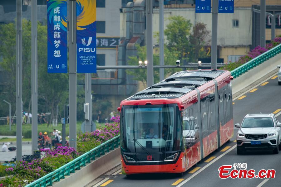 POTRET Bus Listrik dengan Rel Meluncur di Chengdu-Image-5