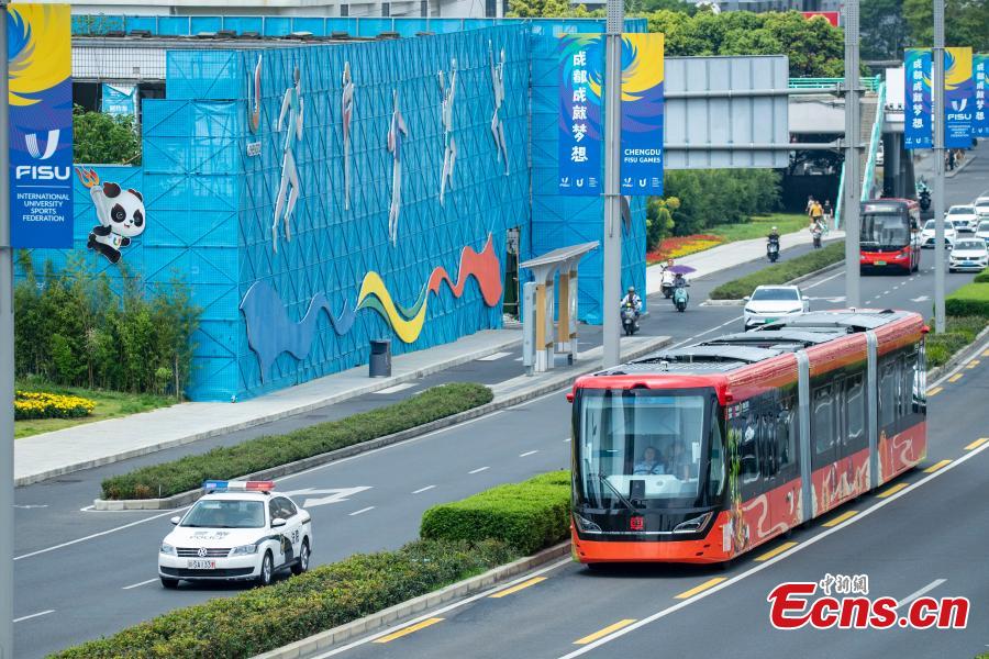 POTRET Bus Listrik dengan Rel Meluncur di Chengdu-Image-3