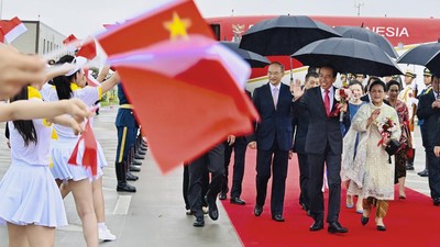 Temui Xi Jinping, Jokowi Puji China Dukung Indonesia Ketua ASEAN-Image-1