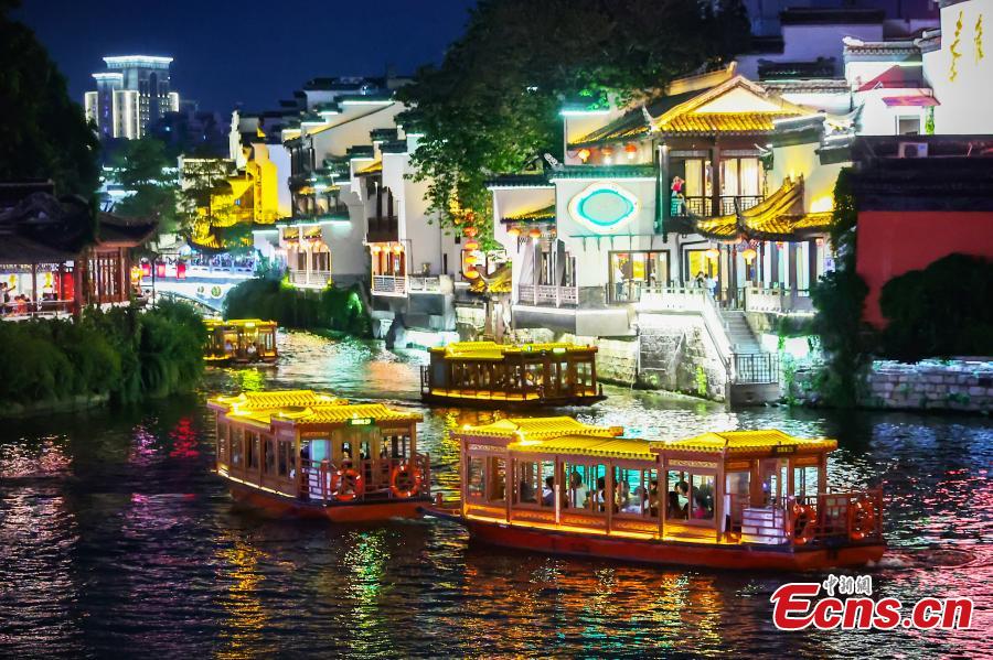 Sungai Qinhuai Indah di Malam Hari, Dulu Ibukota 6 Dinasti-Image-1