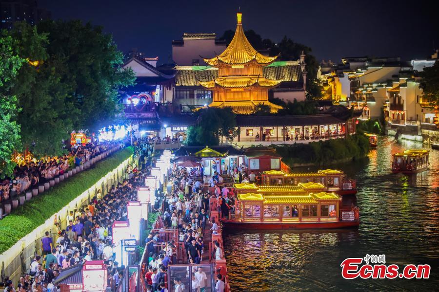 Sungai Qinhuai Indah di Malam Hari, Dulu Ibukota 6 Dinasti-Image-4