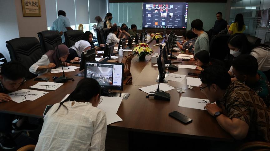 Institut Konfusius Universitas Al-Azhar Gelar Upacara Penutupan Latihan Bahasa Mandarin di PT Julong Indonesia-Image-3