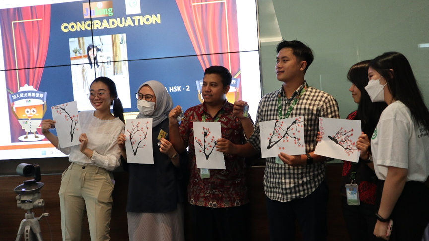 Institut Konfusius Universitas Al-Azhar Gelar Upacara Penutupan Latihan Bahasa Mandarin di PT Julong Indonesia-Image-4