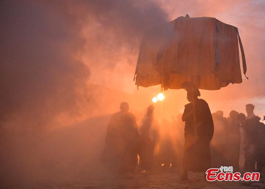 Warga Tibet Rayakan Festival Shoton di Lhasa-Image-4
