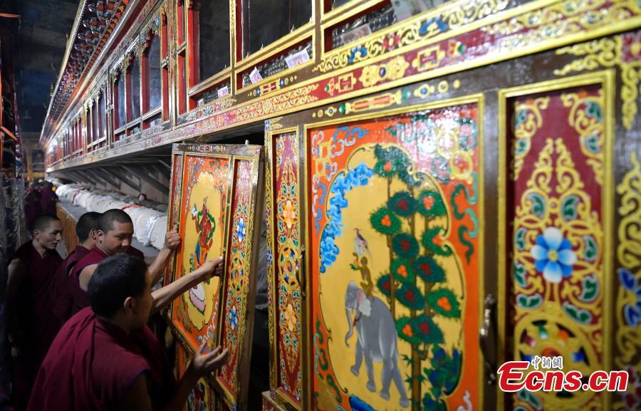 Warga Tibet Rayakan Festival Shoton di Lhasa-Image-2