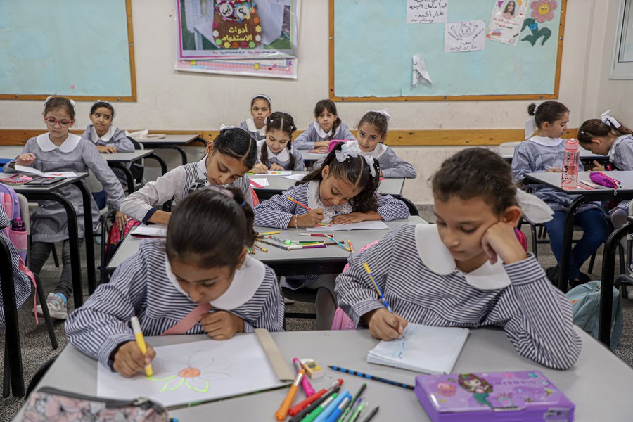 Potret Timur Tengah: Anak-anak Palestina di Jalur Gaza sambut tahun ajaran baru-Image-2