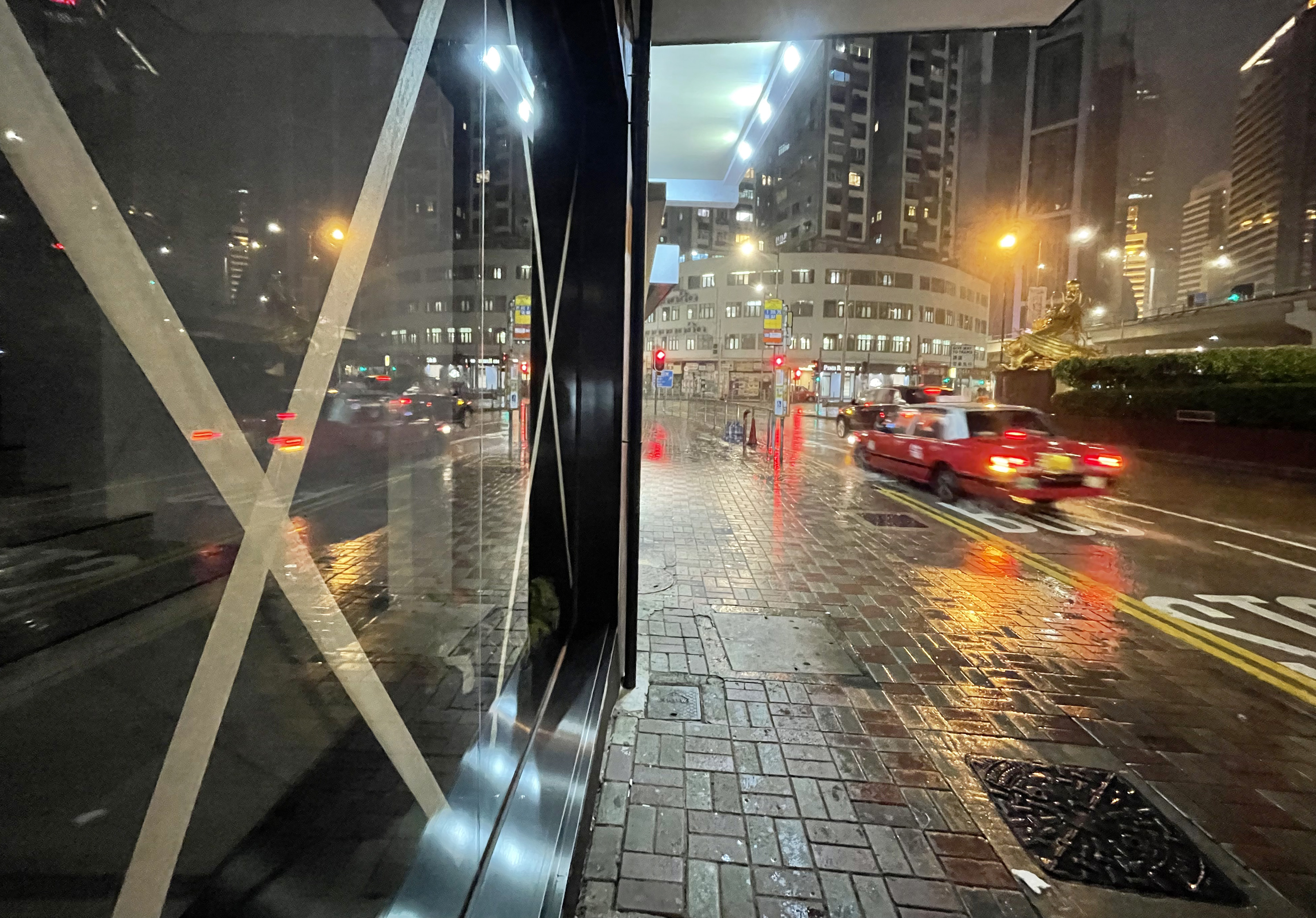 CHINA-HONG KONG-TOPAN SAOLA-PERINGATAN-2-Image-1