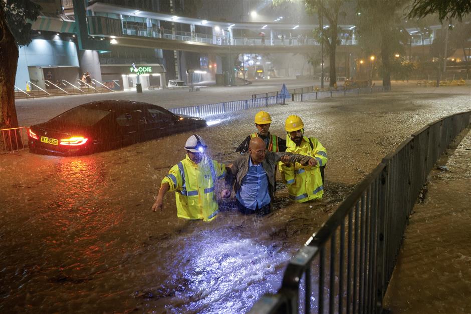 Hong Kong Banjir setelah Libasan Topan Haikui-Image-1