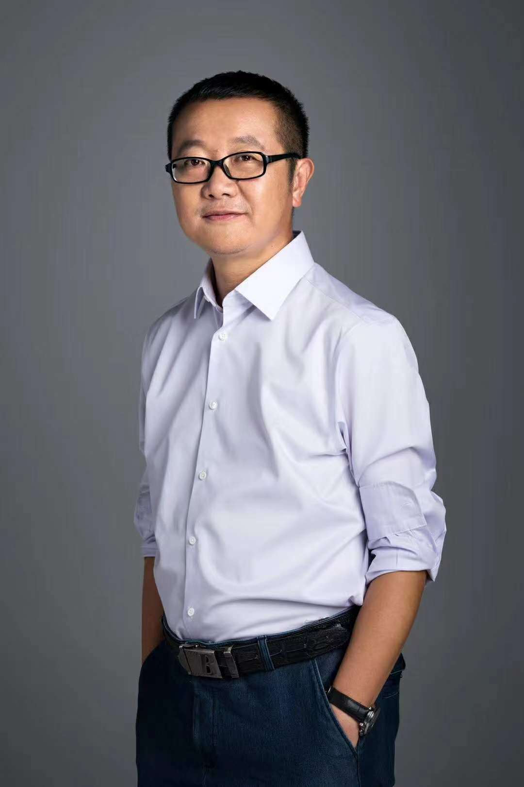 Profil Penulis Fiksi Ilmiah China, Liu Cixin-Image-1