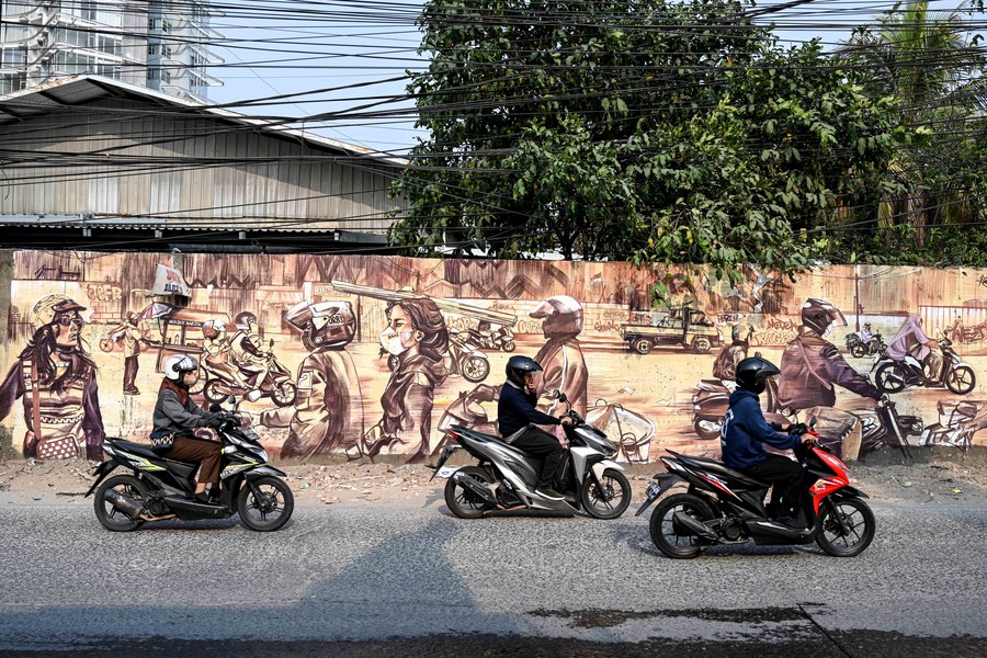 Karya seniman mural internasional semarakkan tembok jalanan di Tangerang-Image-4 Karya seniman mural internasional semarakkan tembok jalanan di Tangerang-Image-4