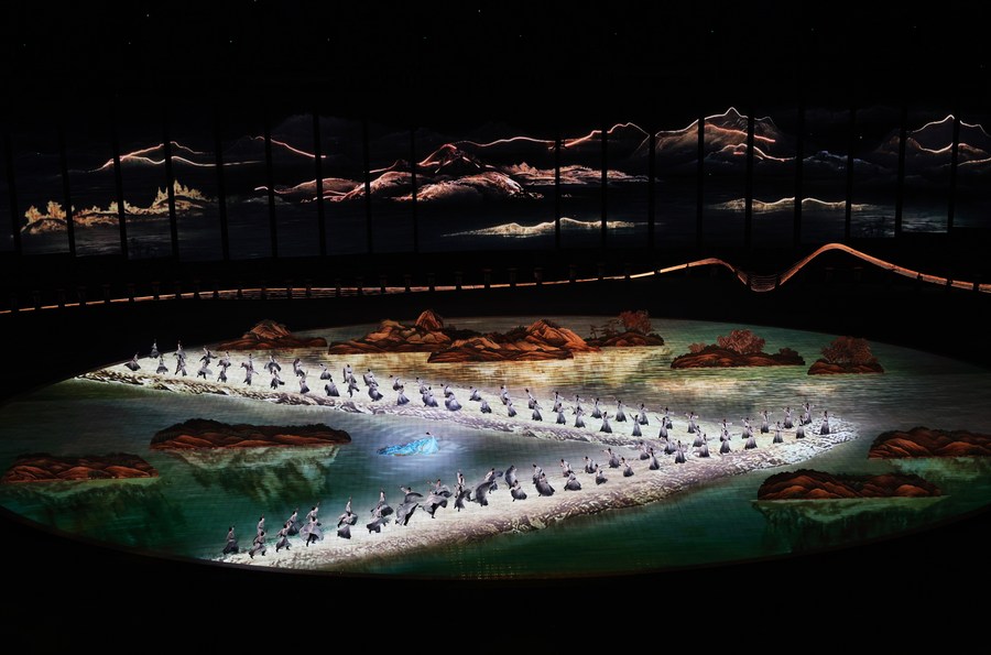 Menikmati kemeriahan upacara pembukaan Asian Games Hangzhou-Image-15