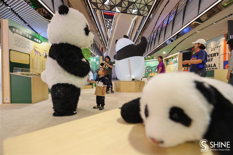 Pameran Perilaku Panda di Distrik Lujiazui-Image-1