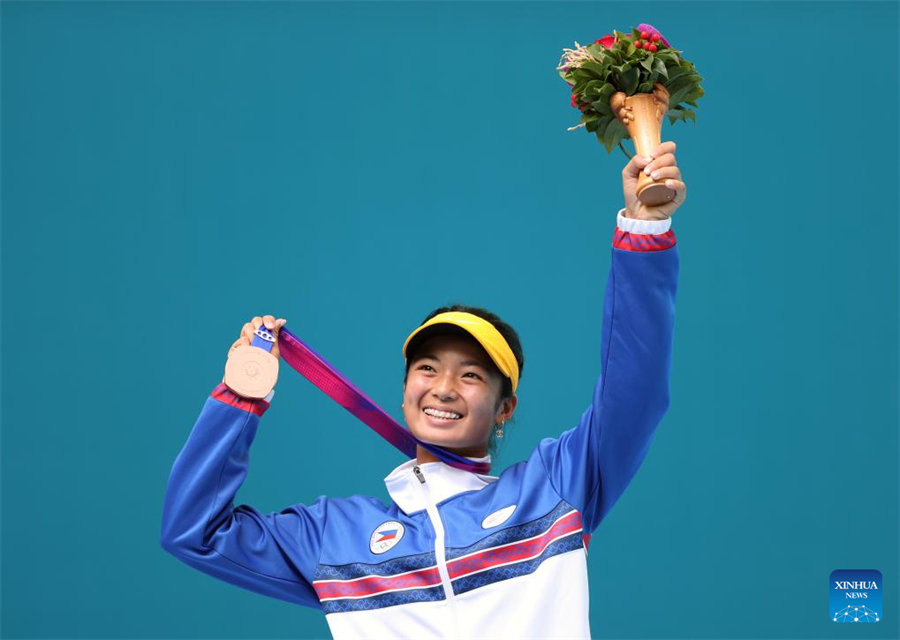 Petenis China Zheng Qinwen Raih Emas di AS Terbuka-Image-1