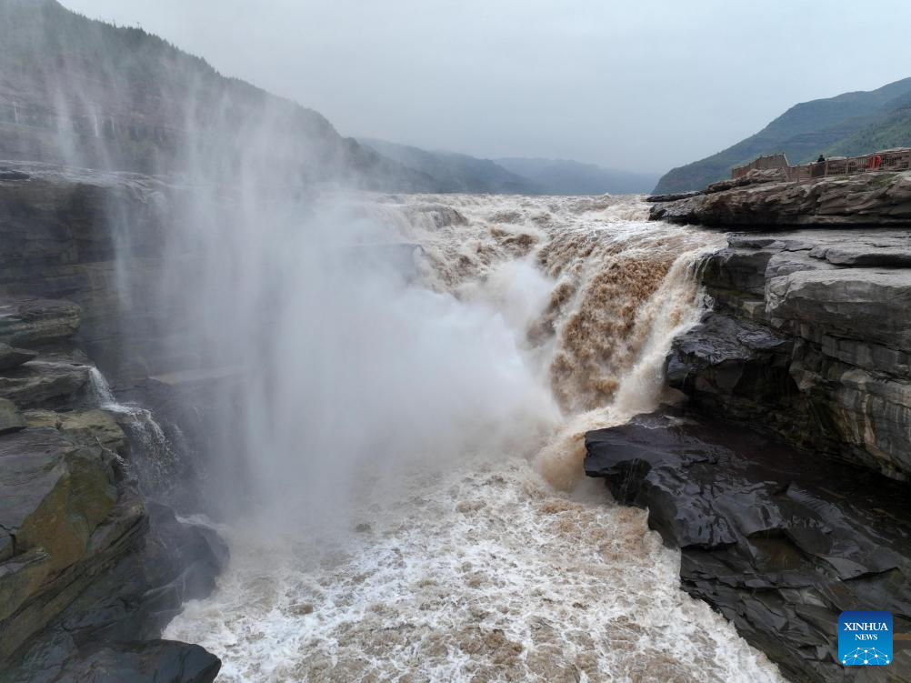 Potret Air Terjun Hukou Sungai Kuning di Musim Gugur-Image-5