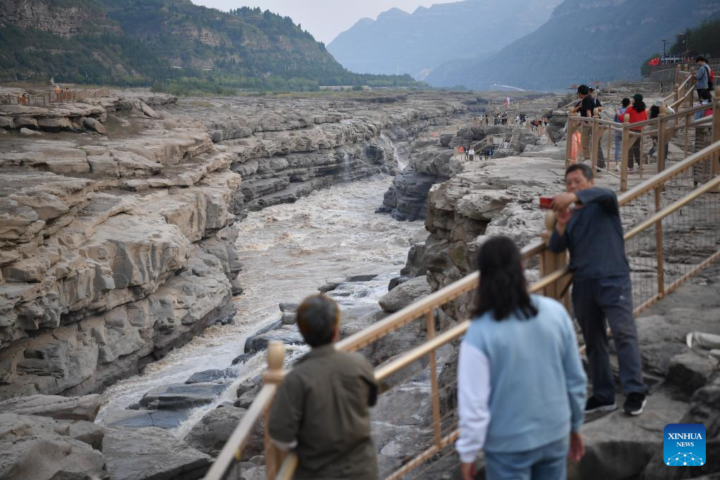 Potret Air Terjun Hukou Sungai Kuning di Musim Gugur-Image-6