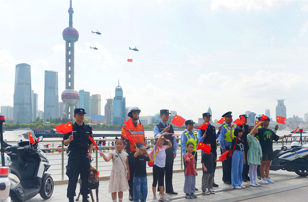 300 Ribu Orang Hadiri Perayaan HUT China di Tiananmen-Image-1