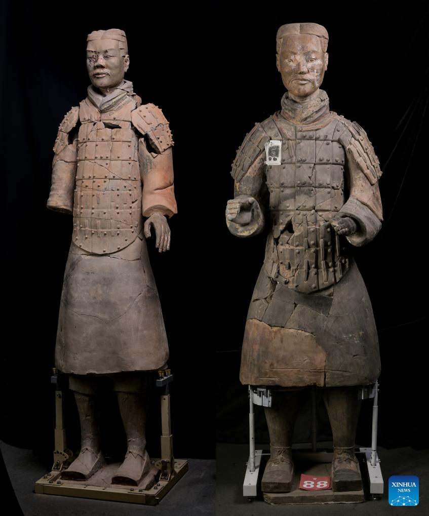 Para Ahli Pulihkan Patung Prajurit Terakota di Xi'an-Image-1