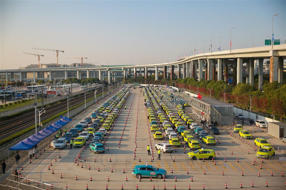 Persiapan Area Parkir di Acara CIIE di Shanghai-Image-1