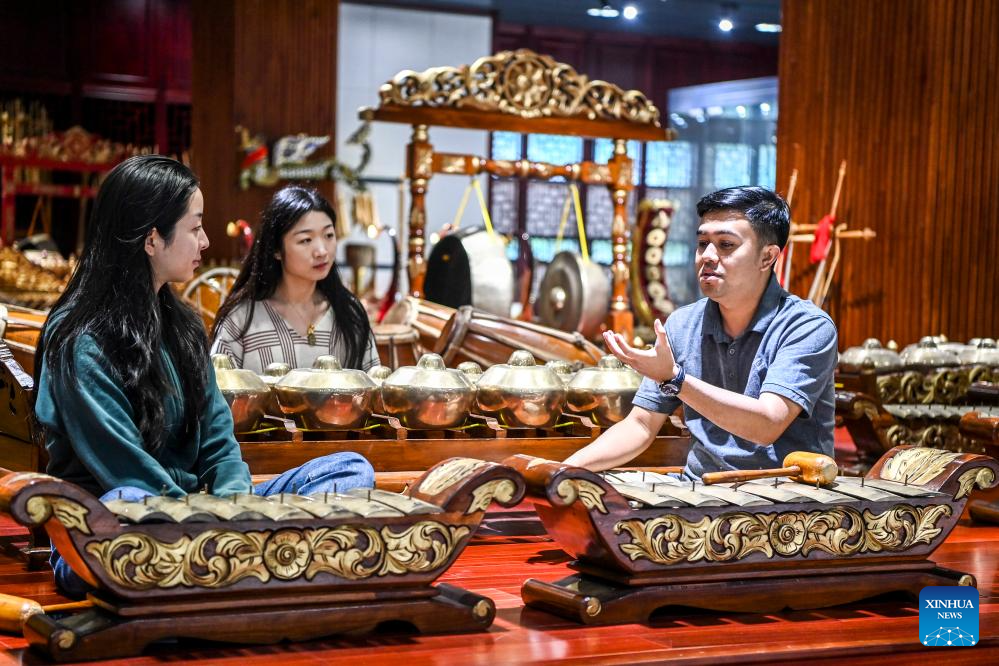 Guru Indonesia Akan Mainkan Gamelan di Nanning-Image-1