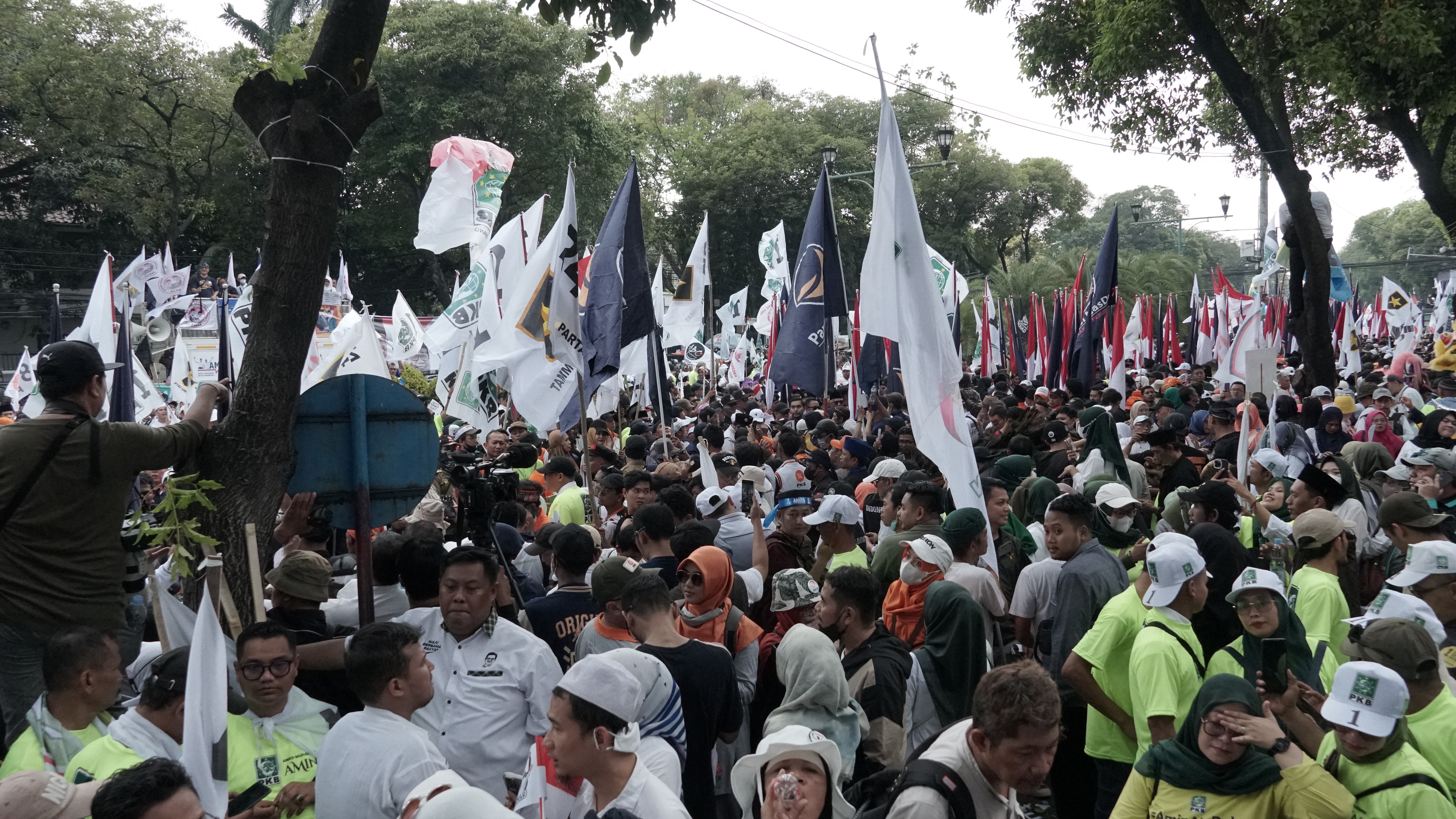 Anies Baswedan-Muhaimin Iskandar Daftar Capres-Cawapres ke KPU-Image-2