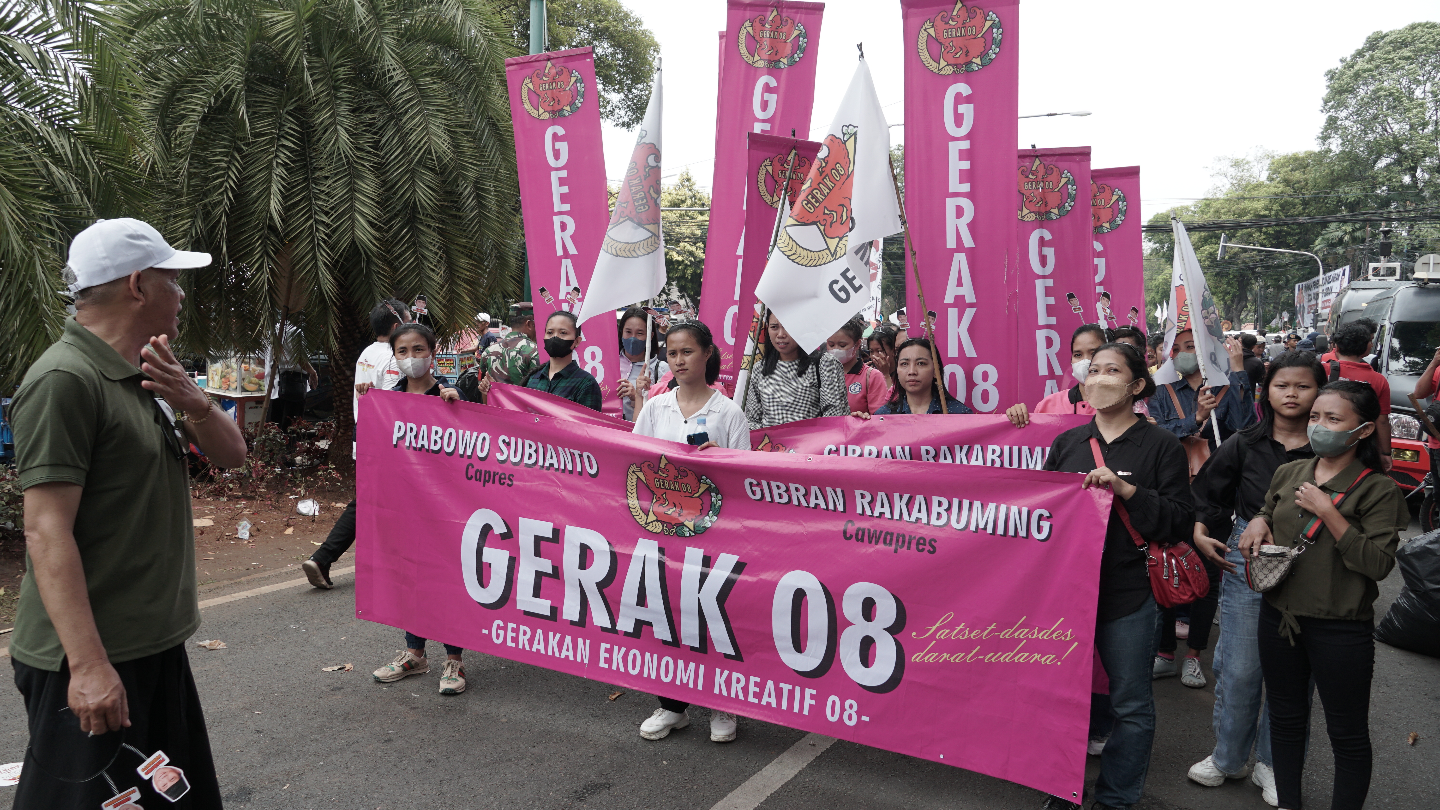 Pasangan Capres-Cawapres Prabowo-Gibran Tiba di KPU-Image-5 Pasangan Capres-Cawapres Prabowo-Gibran Tiba di KPU-Image-5