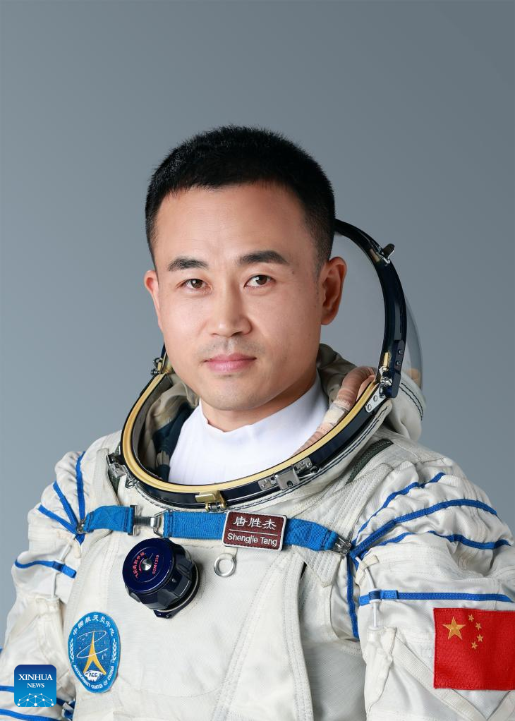 Taikonaut Shenzhou-17 yang Baru Meluncur Dikenalkan-Image-3