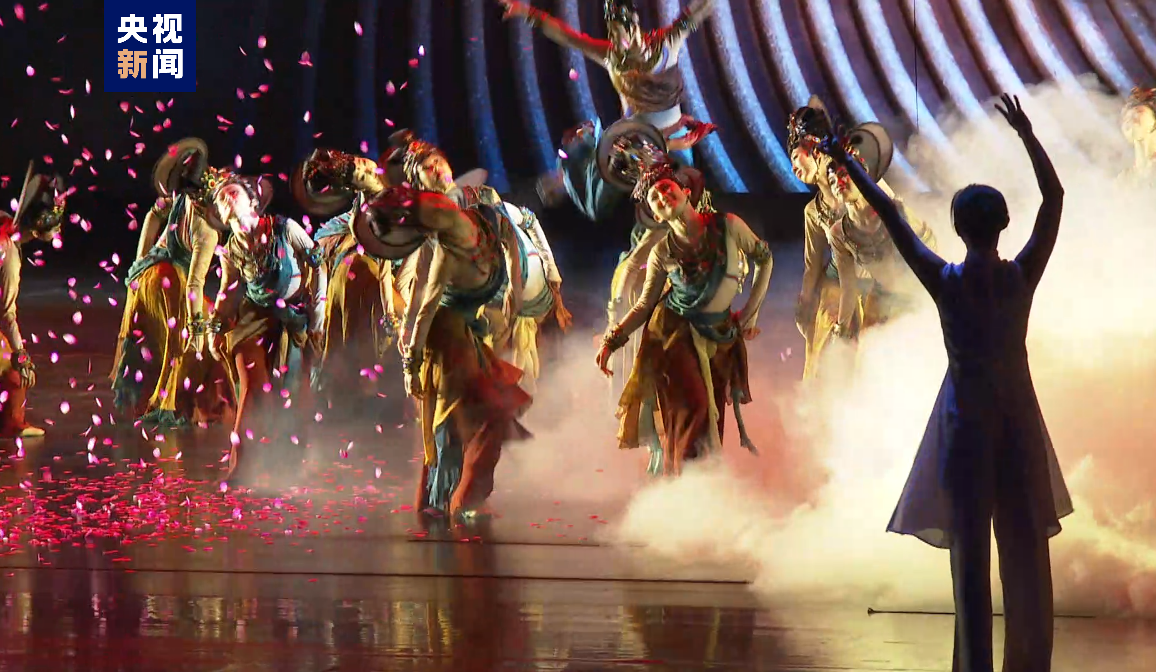 Drama 'Seribu Tangan Seribu Mata' di Dunhuang-Image-1