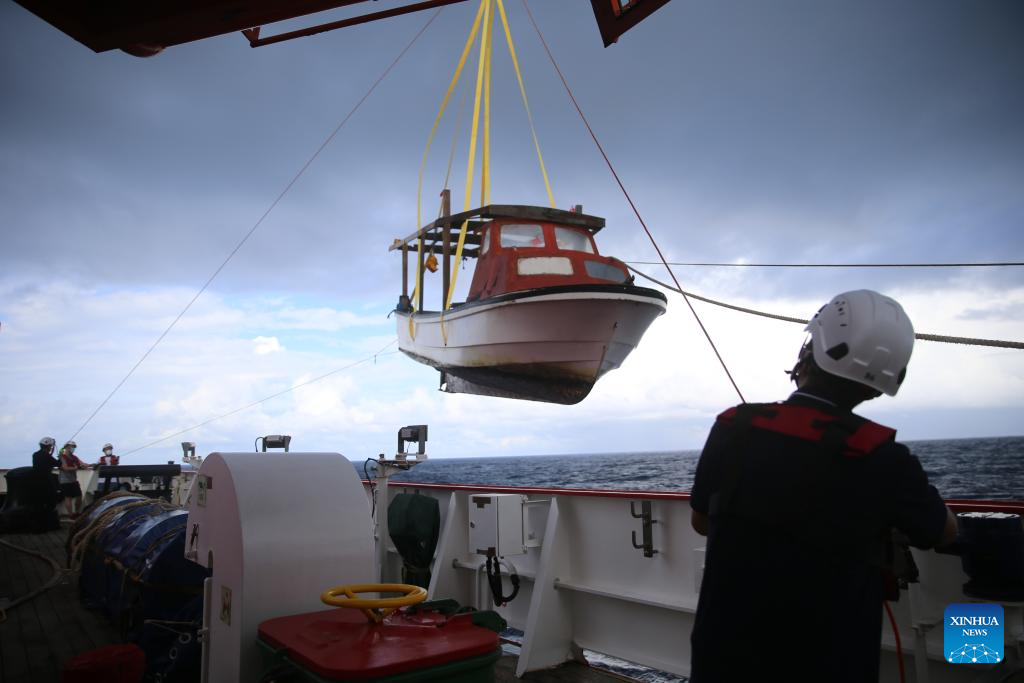 Kapal Pecah es Xuelong 2 Selamatkan Kapal Nelayan
di Papua Nugini-Image-1